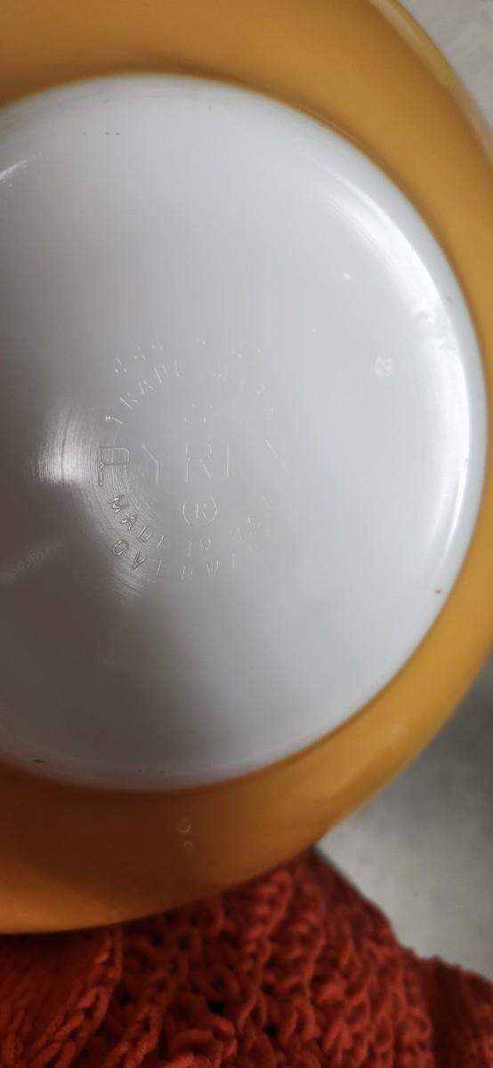 Sale Photo Thumbnail #10: Dishwasher damaged yellow 403 bowl. Note the damage. Butterfly gold Cinderella bowl set. Some damage on that 442 but it is a first generation.