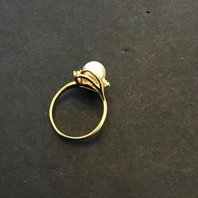 Very cute dainty fashion dinner ring