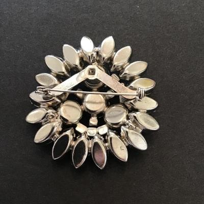Sale Photo Thumbnail #20: Beautiful Silvertone flower blossom clear rhinestone brooch. Please see attached photos.
