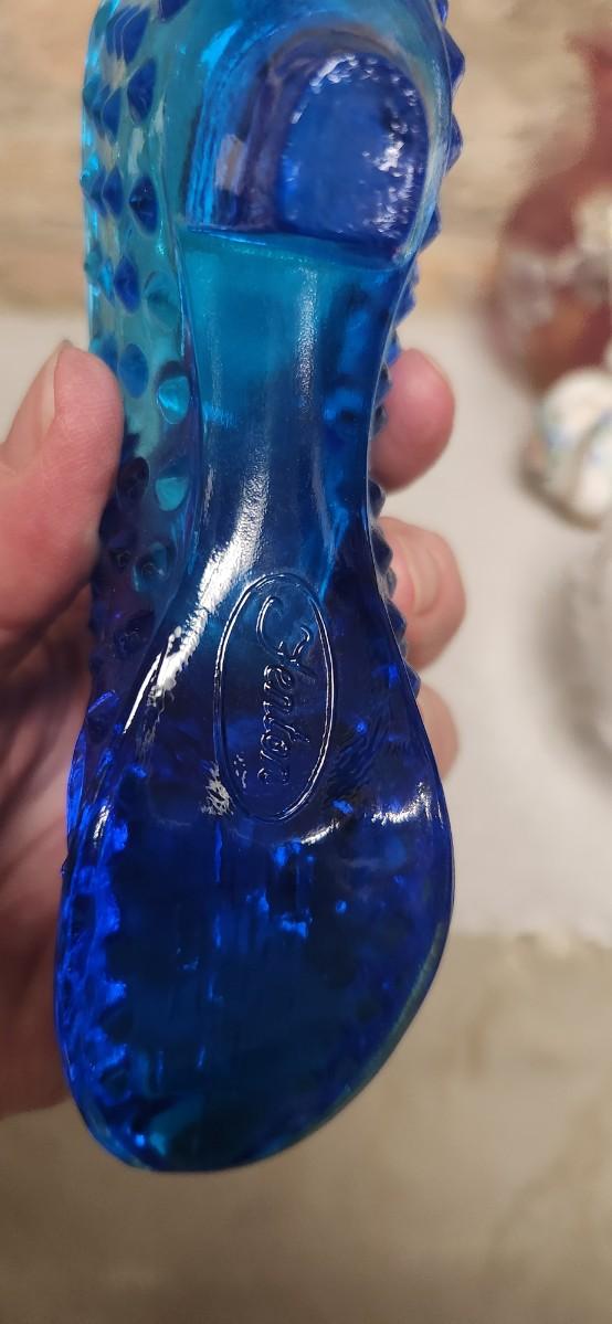 Sale Photo Thumbnail #59: A mess of glassware. Some really nice pieces and some as is pieces. Look at the pictures closely please