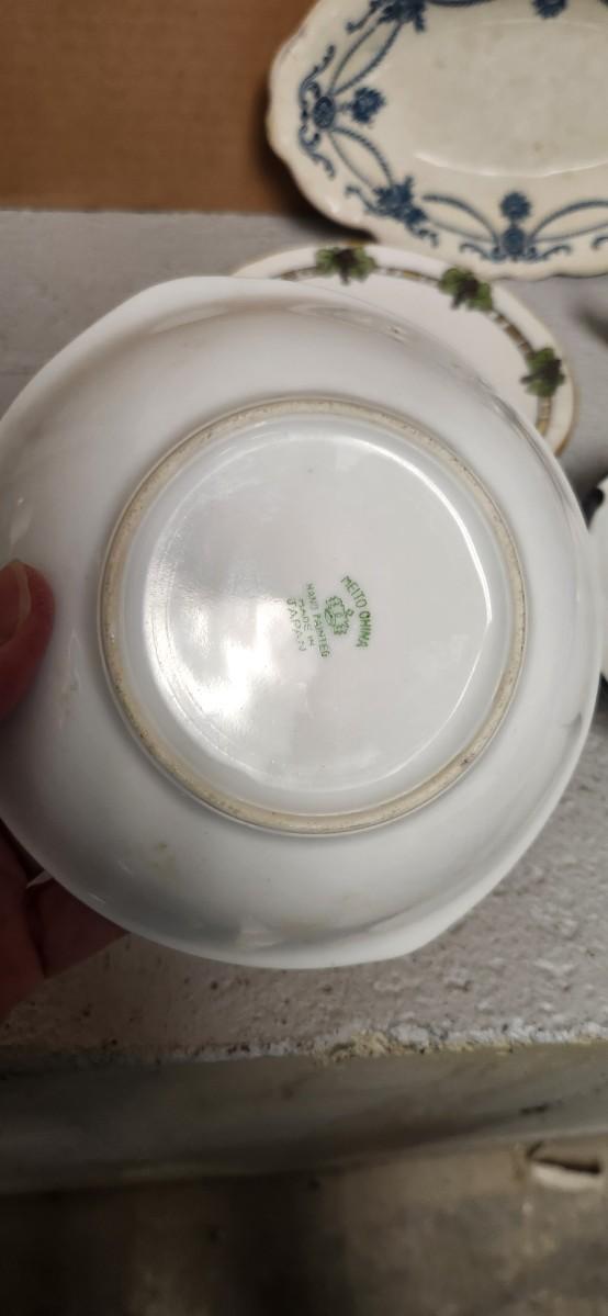 Sale Photo Thumbnail #83: Great little collection of porcelain/ china pieces