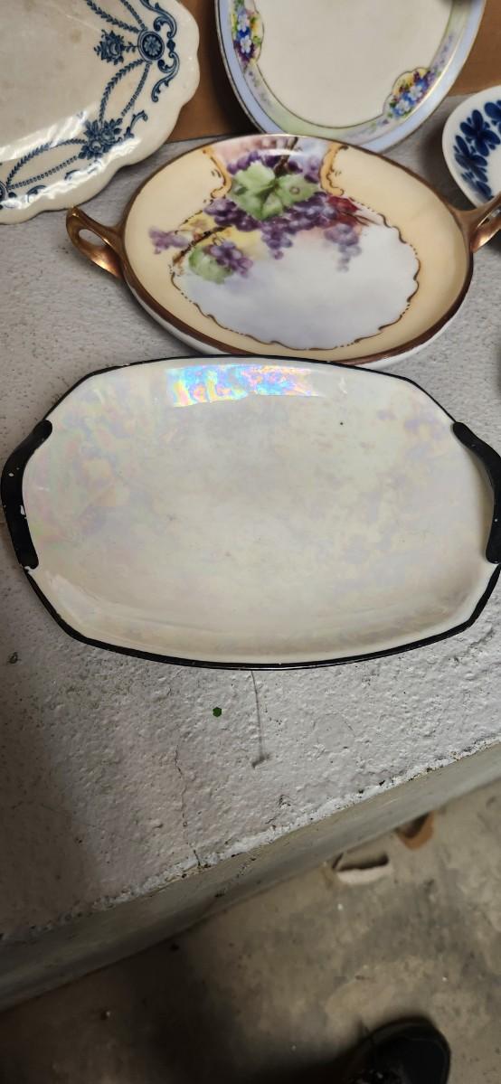 Sale Photo Thumbnail #86: Great little collection of porcelain/ china pieces