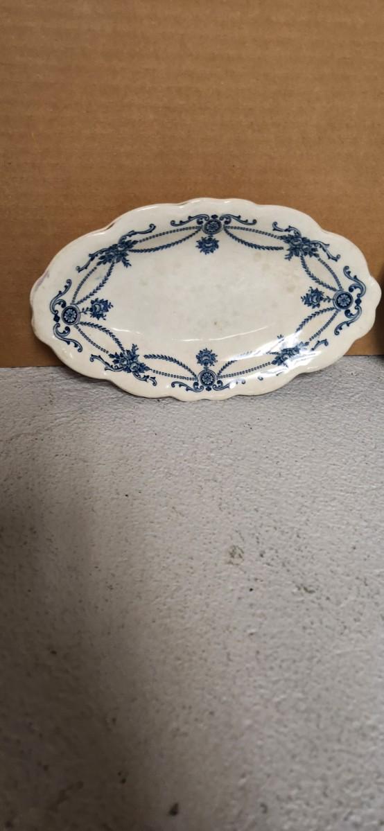 Sale Photo Thumbnail #89: Great little collection of porcelain/ china pieces