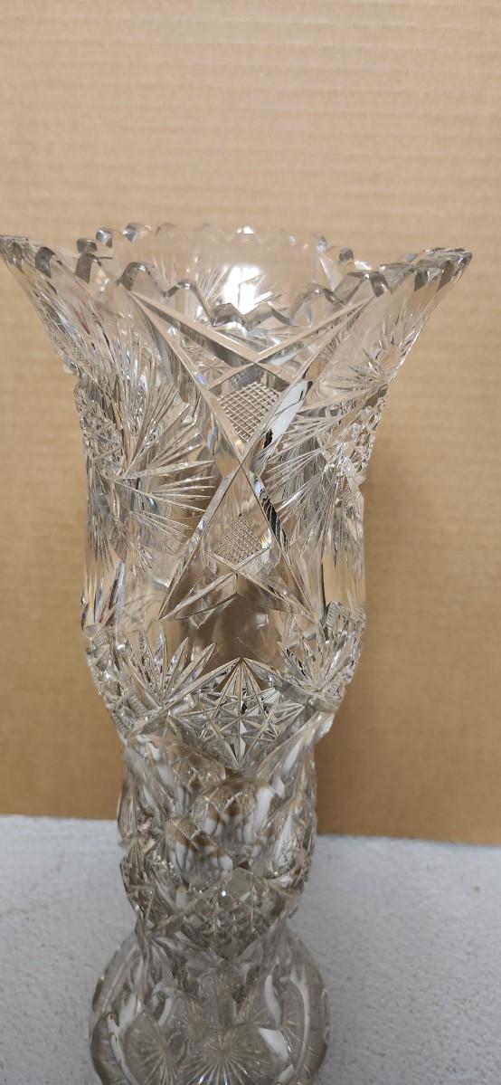 Sale Photo Thumbnail #100: Mammoth vase. Holy crow...beautifully cut crystal probably Czech