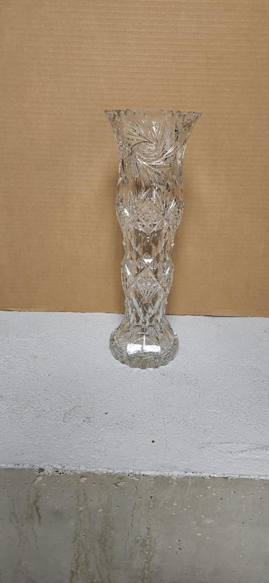 Sale Photo Thumbnail #97: Mammoth vase. Holy crow...beautifully cut crystal probably Czech