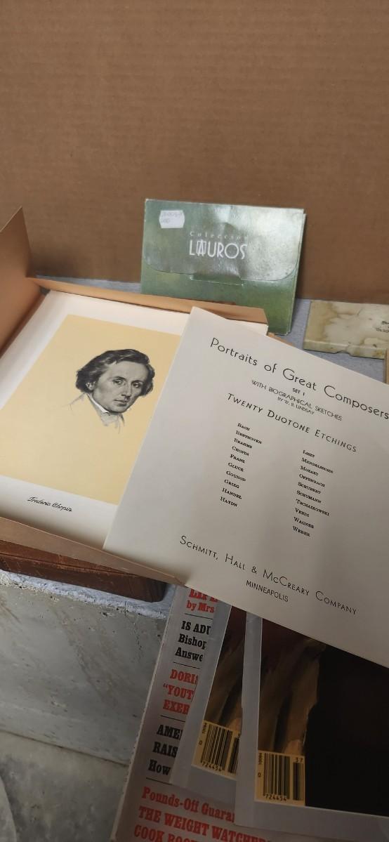 Sale Photo Thumbnail #173: Neat old leather box, old readers digest and magazines etc