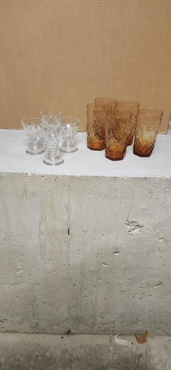 Sale Photo Thumbnail #210: 5 amber Seneca driftwood tumblers and 4 awesome cube glasses...one is chippy