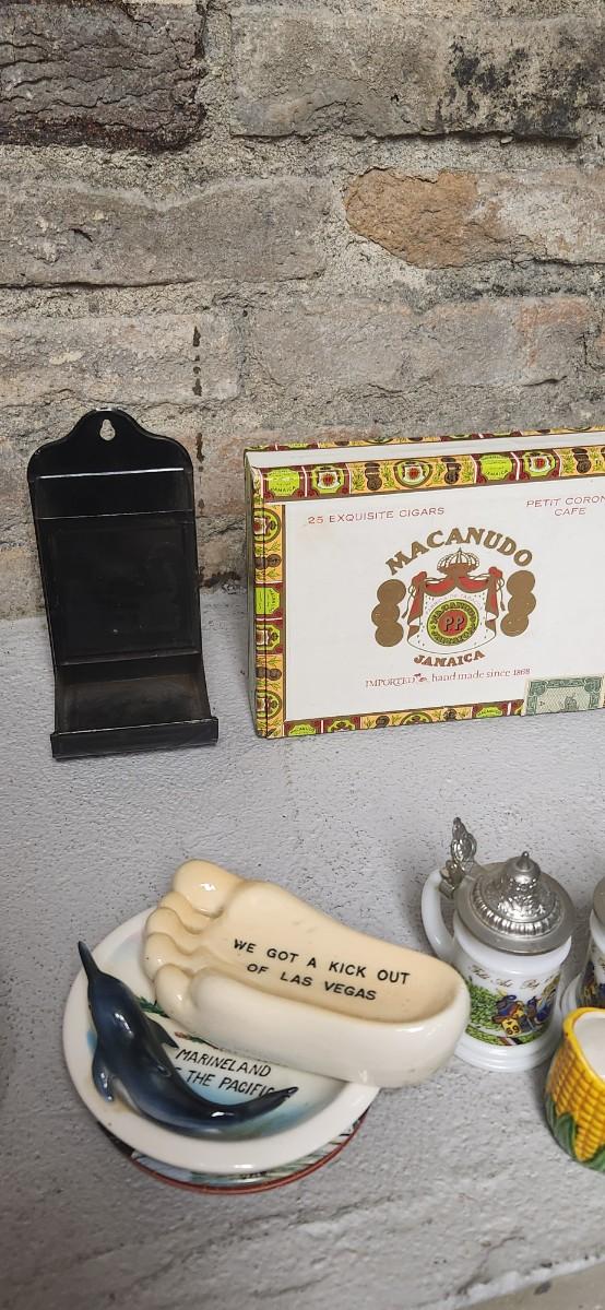 Sale Photo Thumbnail #264: Misc vintage souvenir lot