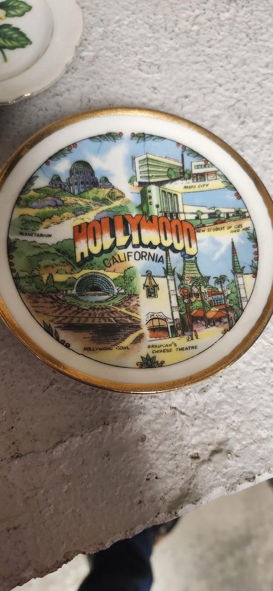 Sale Photo Thumbnail #267: Assortment of china/porcelain plates and bowls.