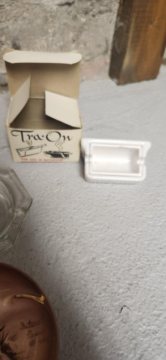 Sale Photo Thumbnail #276: I can just about smell those hotel rooms!!!