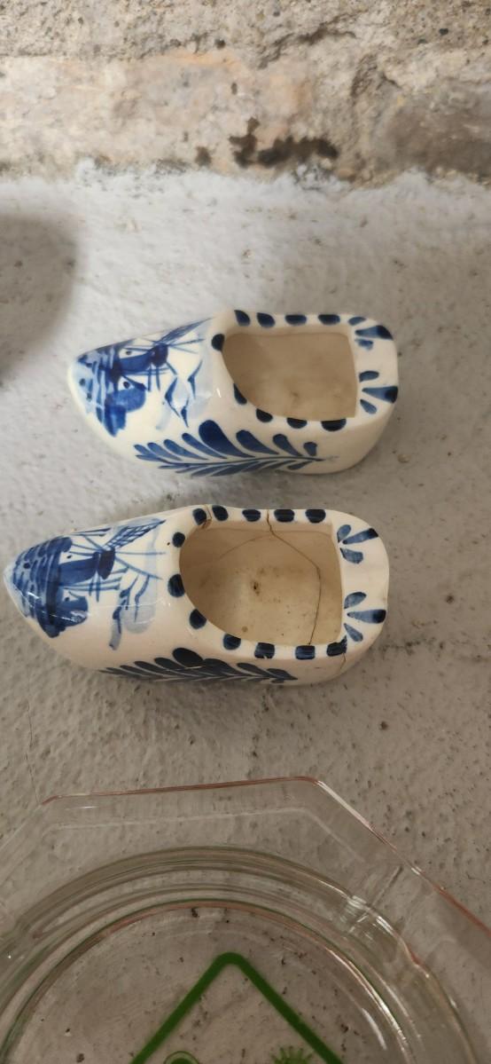 Sale Photo Thumbnail #277: I can just about smell those hotel rooms!!!