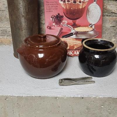 Antique kitchen stuff - krumkake iron