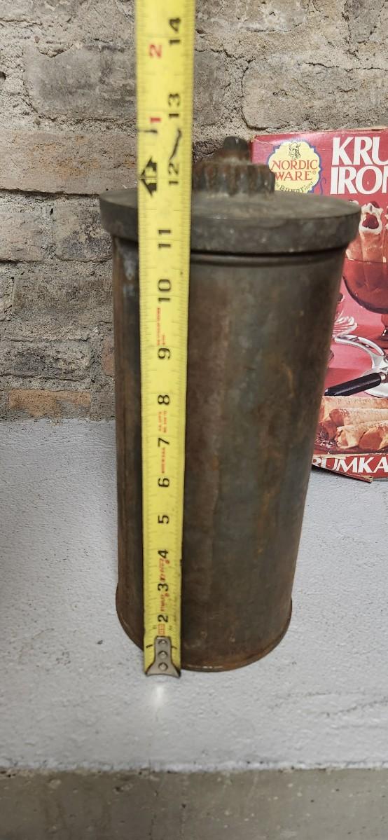 Sale Photo Thumbnail #300: Couple bean pots, a nutcracker, the inside of a big butterchurn and a krumkake iron