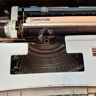 Vintage Smith-Corona Coronet Super 10 Electric Typewriter w/ Case