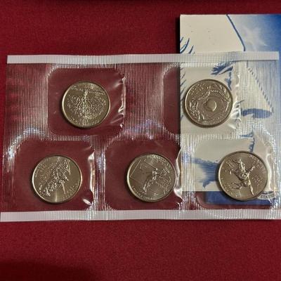 SET OF 6 SACAWAGEA DOLLAR COINS, 1999 UNCIRCULATED P-MINT QUARTERS AND COIN SET