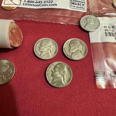 COIN CONTAINER OF BUFFALO NICKELS, 2009 PENNIES, 2014 S-MINT QUARTER, 2017 QUARTER, 1943 STEEL PENNY AND 3-1940’s NICKELS