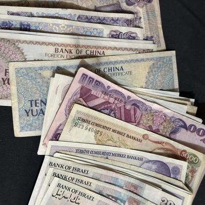 FOREIGN CURRENCY FROM AROUND THE WORLD