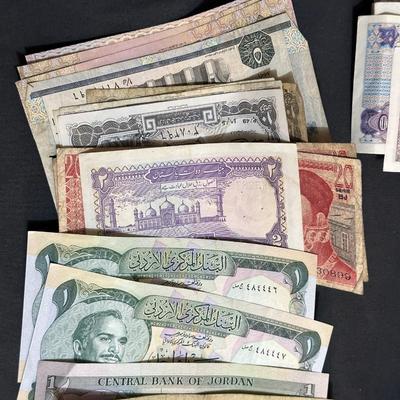 FOREIGN CURRENCY FROM AROUND THE WORLD