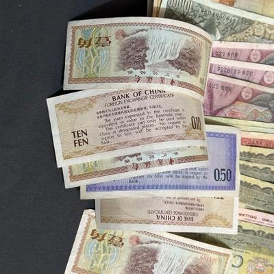 FOREIGN CURRENCY FROM AROUND THE WORLD