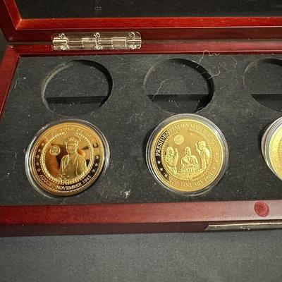 PEANUTS BRITISH VIRGIN ISLANDS $1 COIN WITH QUEEN ELIZABETH ON THE BACK SIDE, LOWES JIMMIE JOHNSON COIN AND 4 COLLECTORS COINS