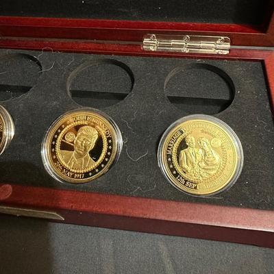 PEANUTS BRITISH VIRGIN ISLANDS $1 COIN WITH QUEEN ELIZABETH ON THE BACK SIDE, LOWES JIMMIE JOHNSON COIN AND 4 COLLECTORS COINS