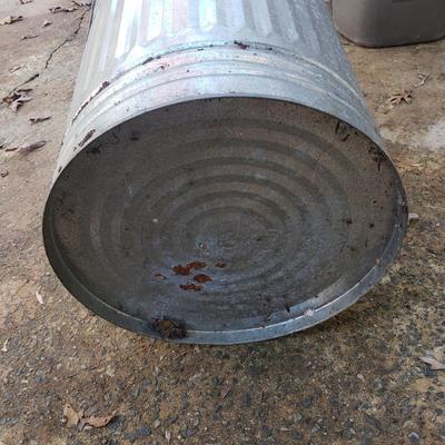 Rubbermaid, Toter, Metal Trash Cans and More (G-KD)