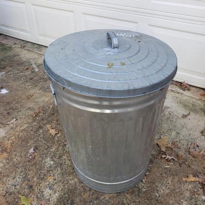 Rubbermaid, Toter, Metal Trash Cans and More (G-KD)