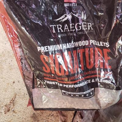 Traeger Pellet Grill and Accessories (BD-KD)