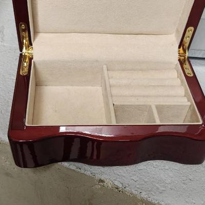 Misc decor - tissue holder and waster basket