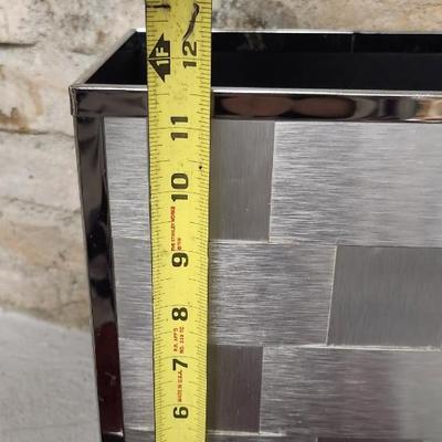 Misc decor - tissue holder and waster basket