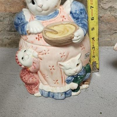 Cats!! Cookie jar and teapot