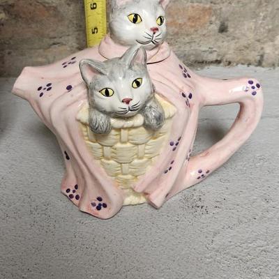 Cats!! Cookie jar and teapot