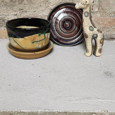 Prairie Fire planter, giraffe and plate