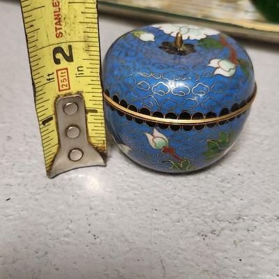 Glass plate and trinkets