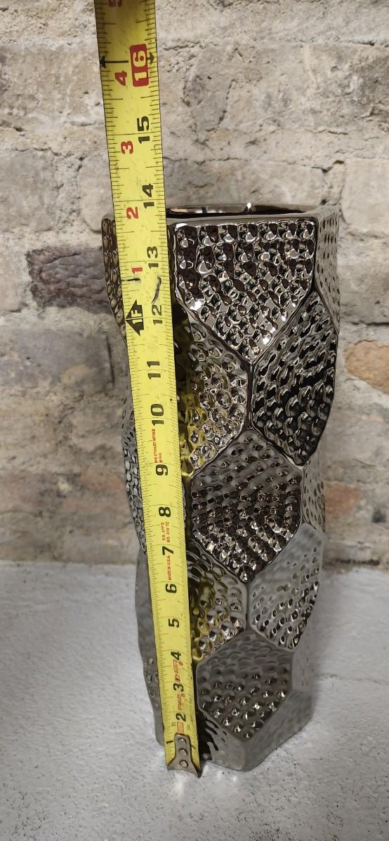 Sale Photo Thumbnail #439: Sweet little lamp, huge black glass vase, white jug and silver ceramic vase
