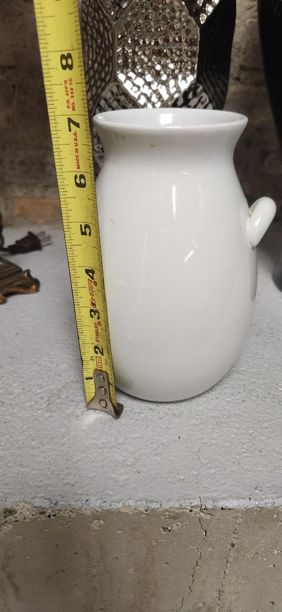 Sale Photo Thumbnail #435: Sweet little lamp, huge black glass vase, white jug and silver ceramic vase