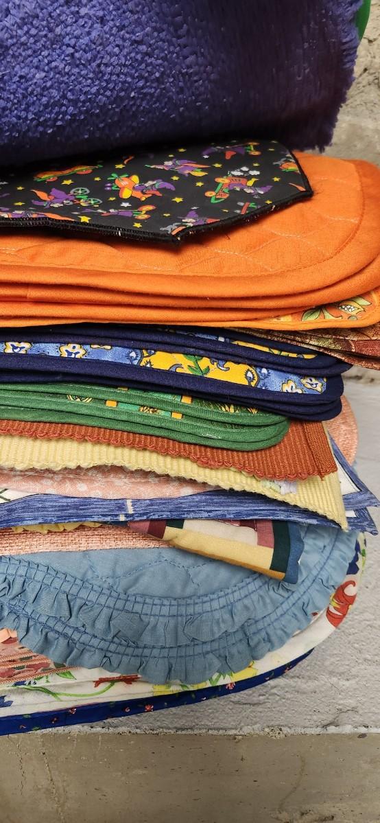 Sale Photo Thumbnail #495: Some have matching napkins