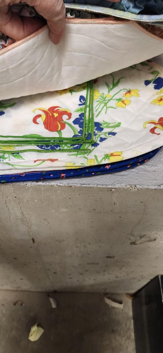 Sale Photo Thumbnail #501: Some have matching napkins