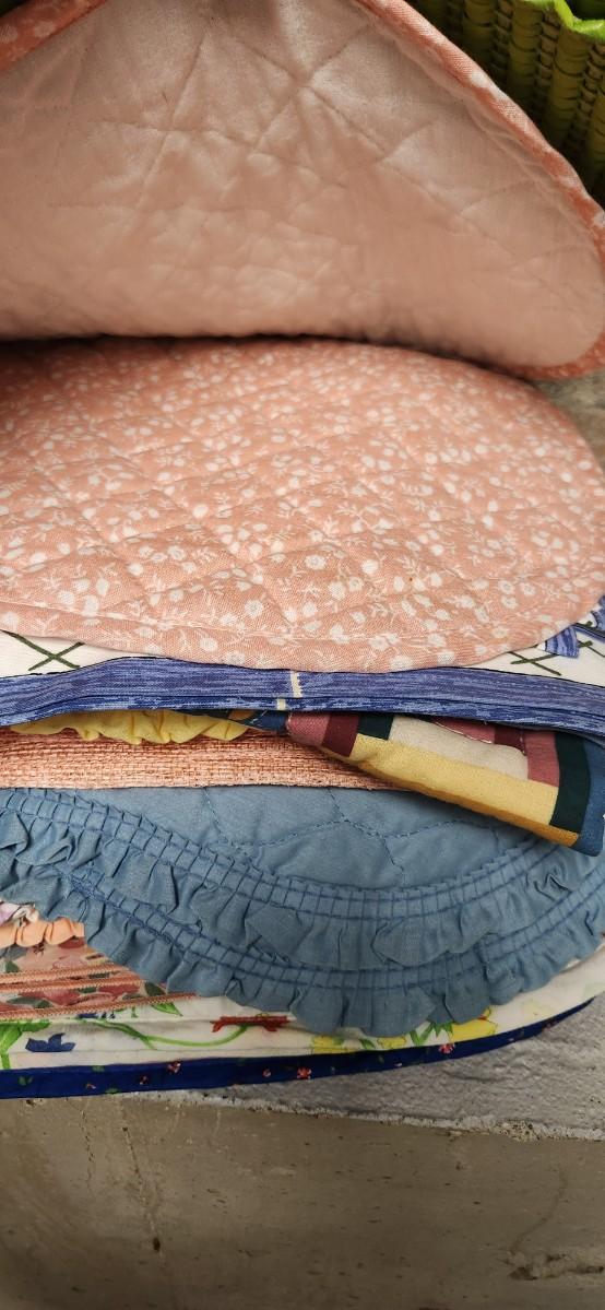 Sale Photo Thumbnail #497: Some have matching napkins