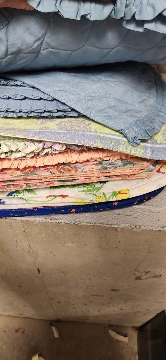 Sale Photo Thumbnail #500: Some have matching napkins