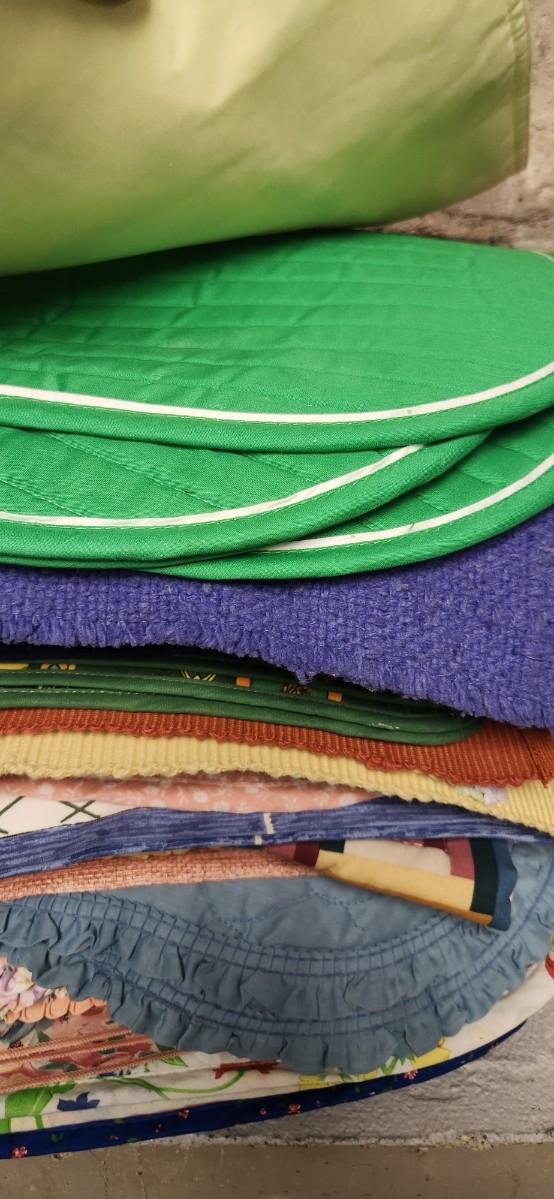 Sale Photo Thumbnail #494: Some have matching napkins