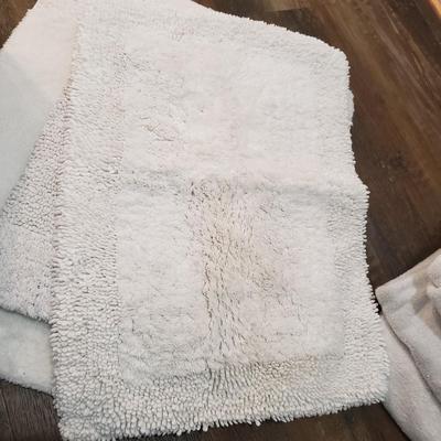 White and Brown/Black Towels and More (BGB-KD)