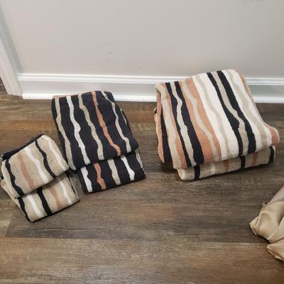 White and Brown/Black Towels and More (BGB-KD)