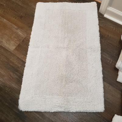 White and Brown/Black Towels and More (BGB-KD)