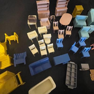 DOLLHOUSE FURNITURE AND DOLL HOUSE FAMILY IN SEALED PACKAGE BY MARX