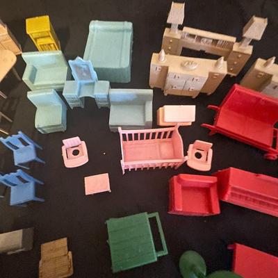 DOLLHOUSE FURNITURE AND DOLL HOUSE FAMILY IN SEALED PACKAGE BY MARX