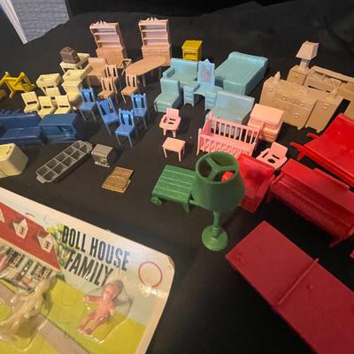 DOLLHOUSE FURNITURE AND DOLL HOUSE FAMILY IN SEALED PACKAGE BY MARX