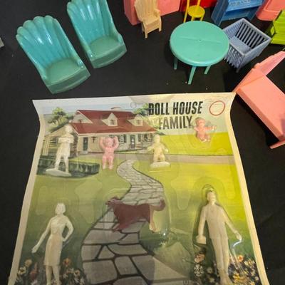 DOLL HOUSE FURNITURE AND DOLL HOUSE FAMILY SEALED PACKAGE BY MARX
