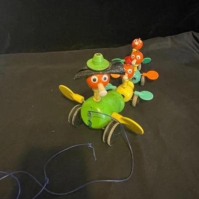 FISHER PRICE GABBY GOOFIES WOODEN PULL TOY