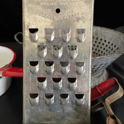 VINTAGE KITCHEN ITEMS